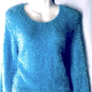 Vince Camuto light Blue women warm lush fuzzy style belly cut trendy sweater